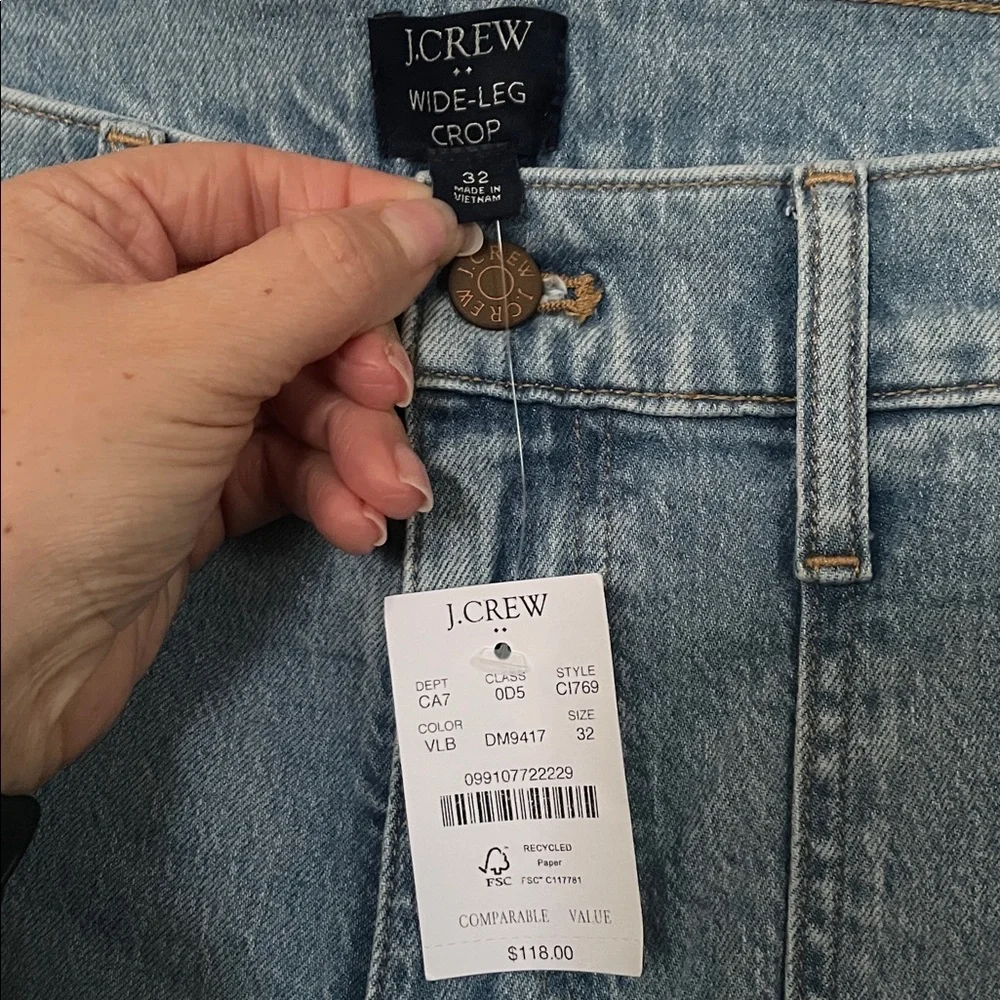 J.Crew Women’s Size 32 NWT‎ Wide Leg Crop Light Wash Jeans New Trendy